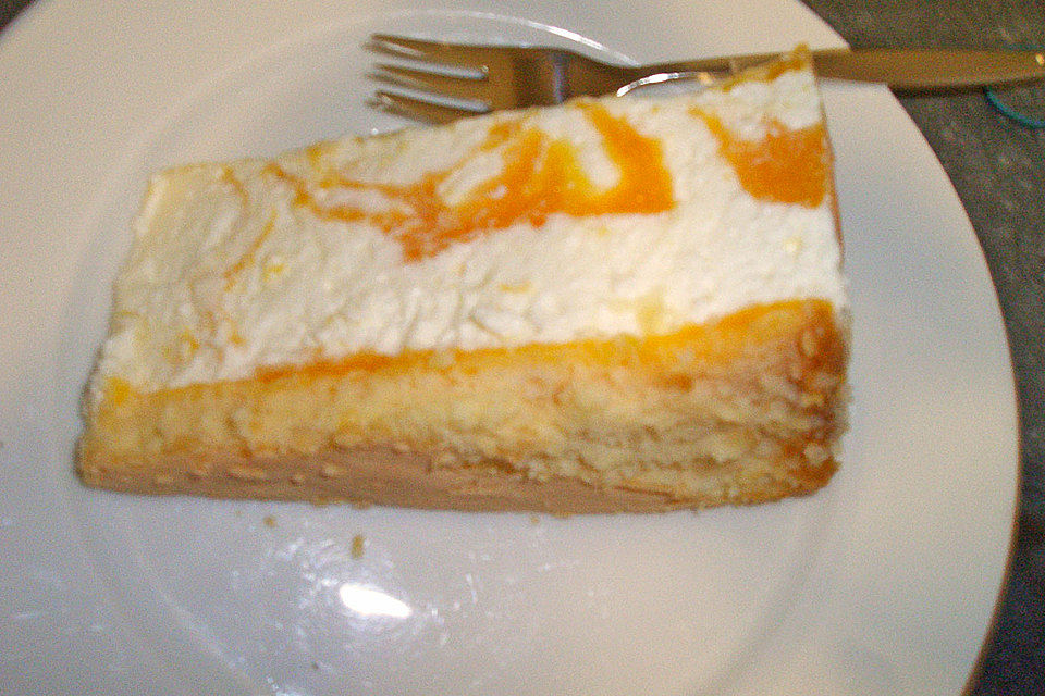 Käsesahnetorte mit Pfirsichen