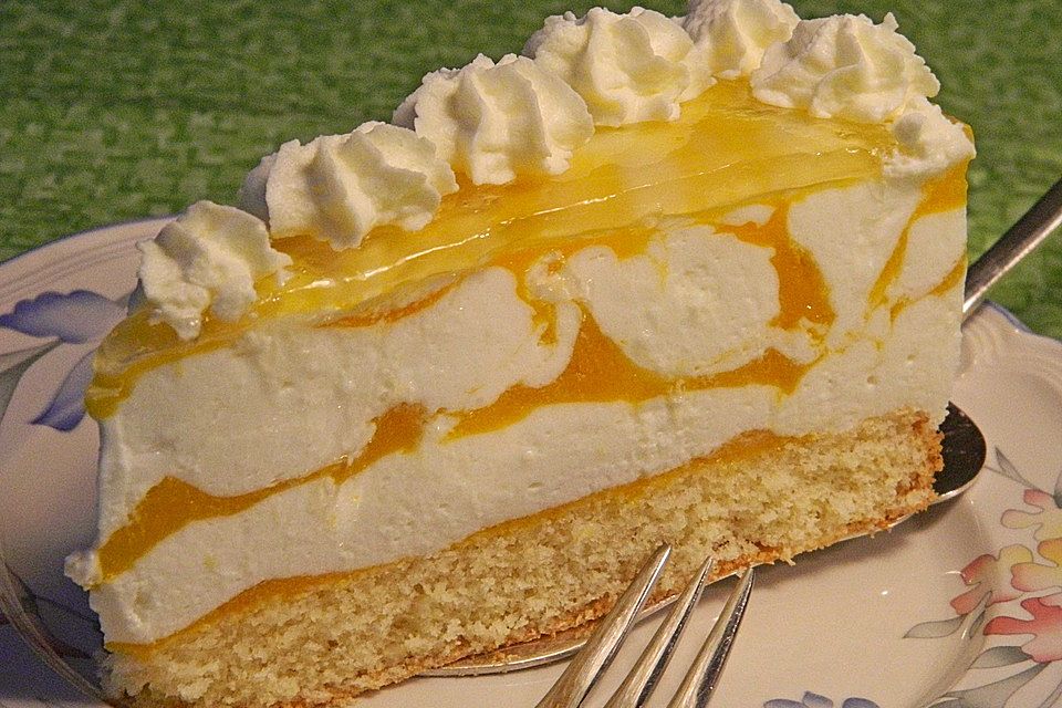 Käsesahnetorte mit Pfirsichen