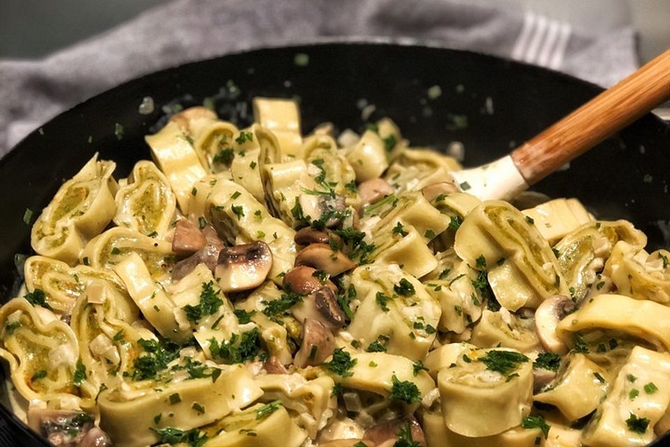 Schnelle Maultaschen-Pilz-Pfanne