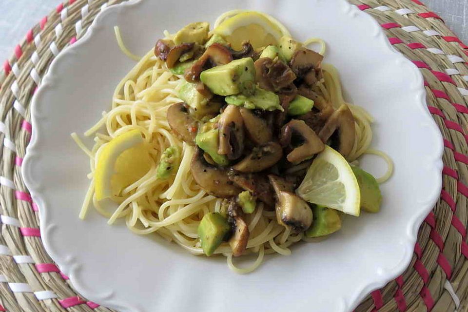 Avocado-Champignon-Spaghetti