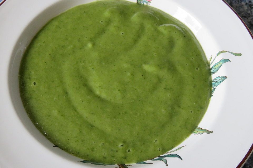 Kohlrabigrün-Kartoffelsuppe