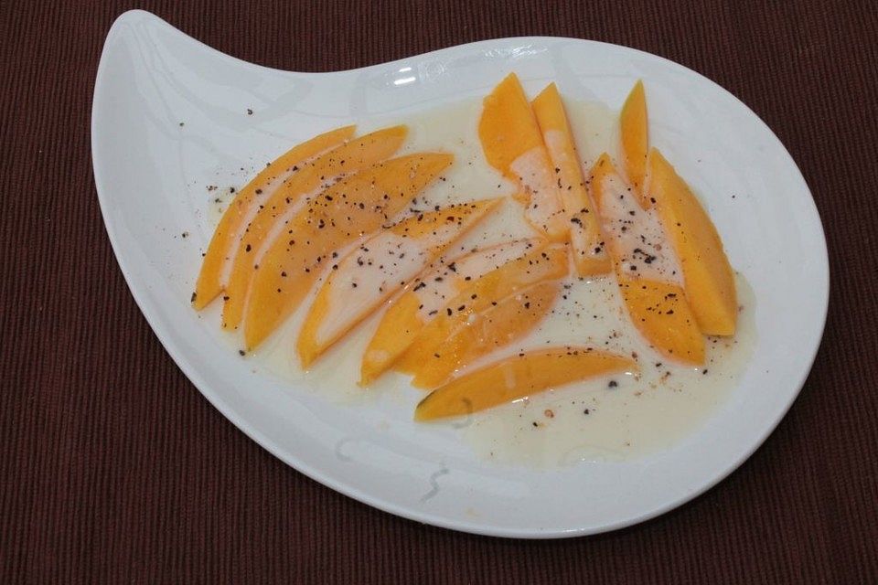 Mango-Buttermilch-Kaltschale