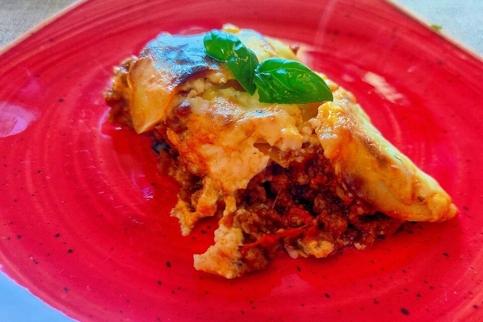 Moussaka mit Schafskäse - Bechamelsauce