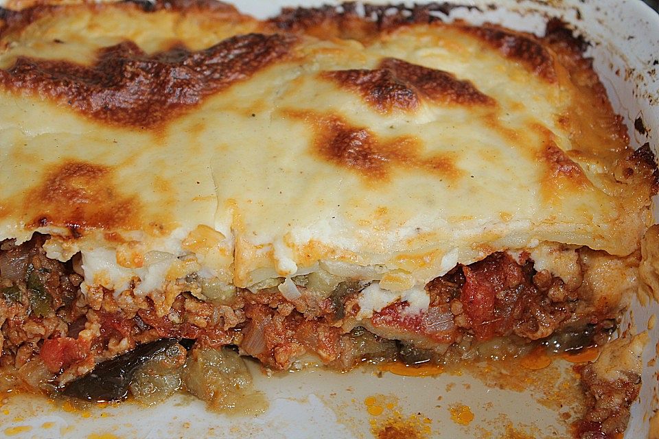 Moussaka mit Schafskäse - Bechamelsauce