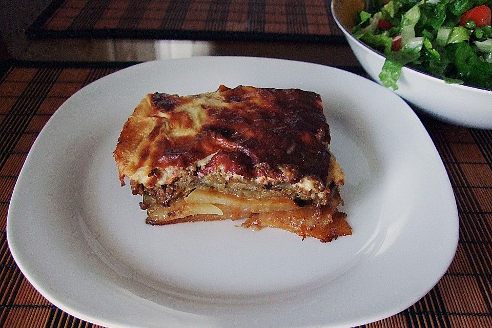 Moussaka mit Schafskäse - Bechamelsauce