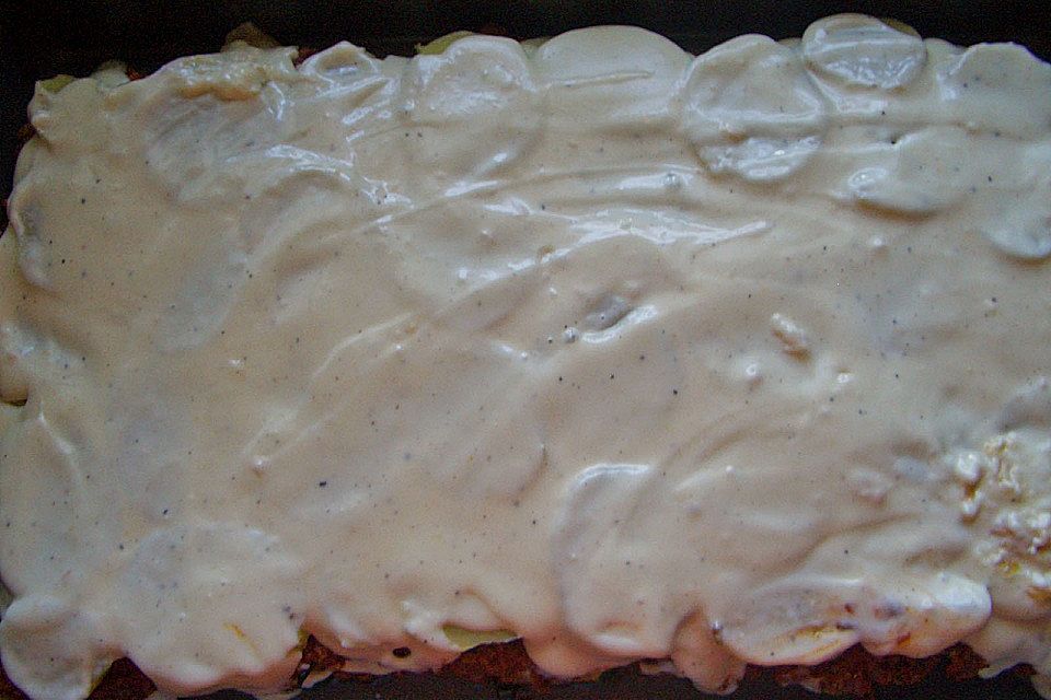 Moussaka mit Schafskäse - Bechamelsauce