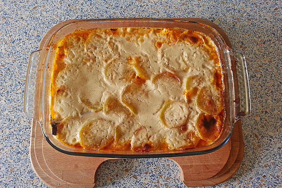 Moussaka mit Schafskäse - Bechamelsauce