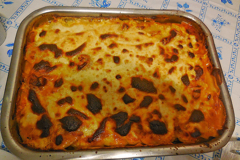 Moussaka mit Schafskäse - Bechamelsauce