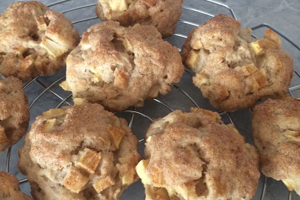 Gebackene Apfel-Quark-Bällchen