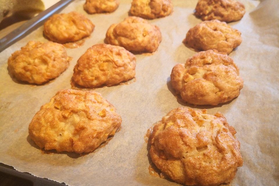 Gebackene Apfel-Quark-Bällchen