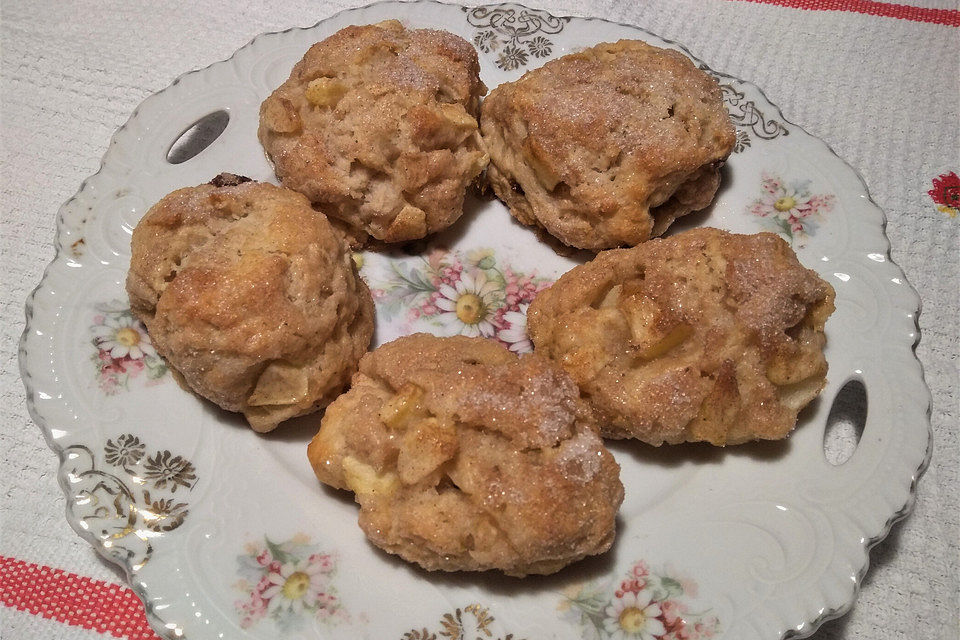 Gebackene Apfel-Quark-Bällchen