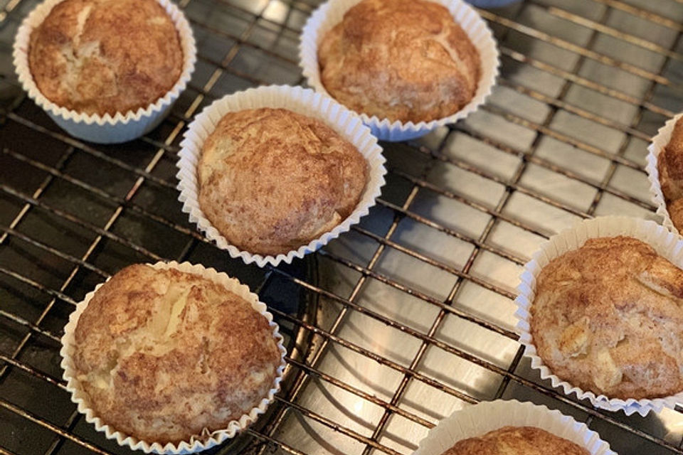 Gebackene Apfel-Quark-Bällchen