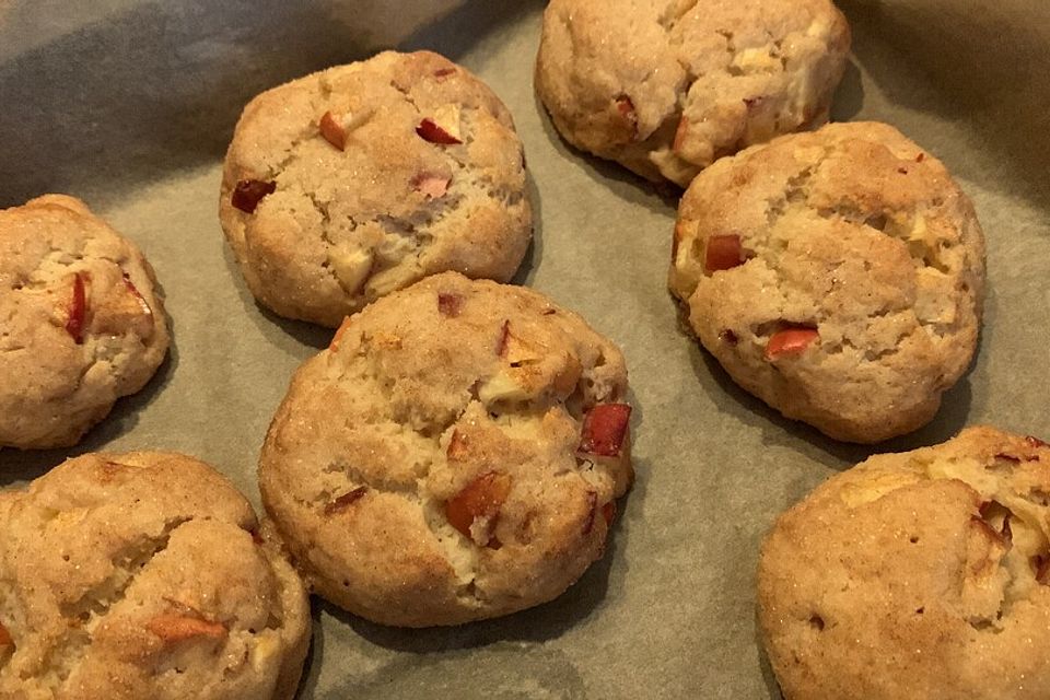 Gebackene Apfel-Quark-Bällchen