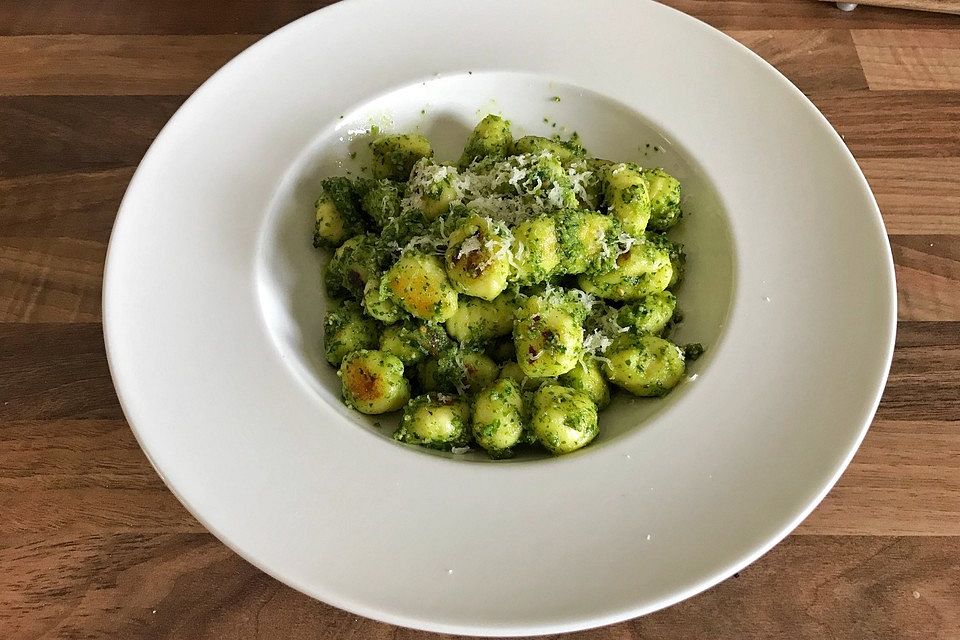 Ricotta-Gnocchi mit Bärlauchpesto