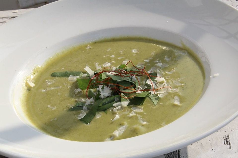 Grüne Bärlauch-Suppe