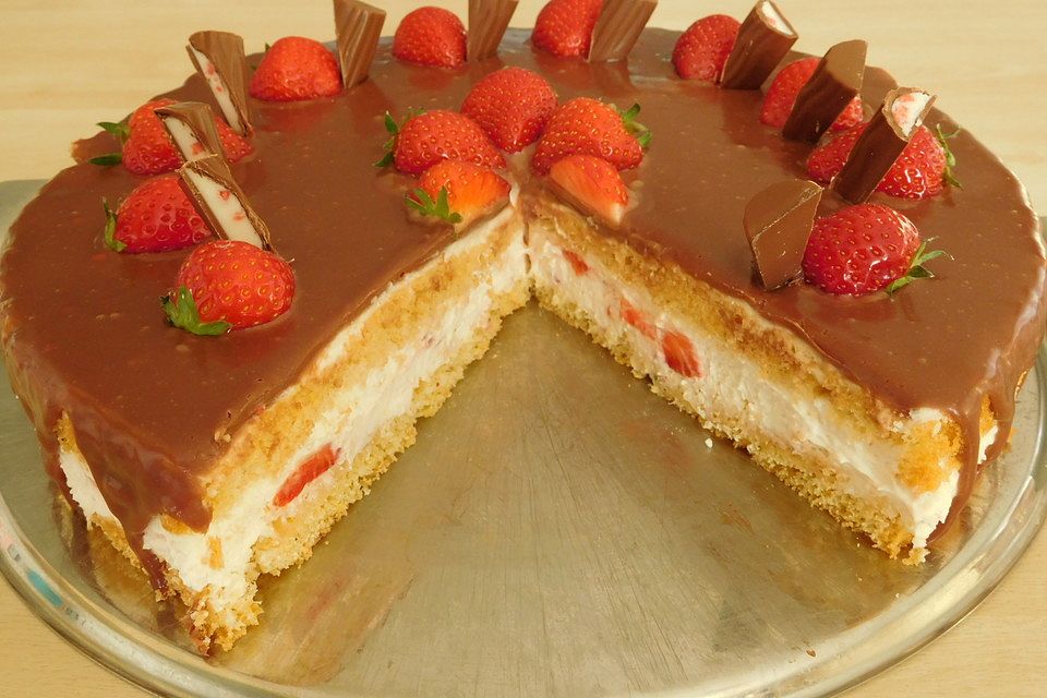 Erdbeer-Yogurette-Torte