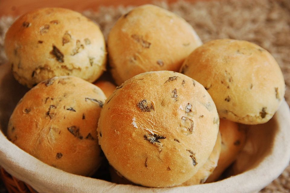 Bärlauchbrötchen mit Dinkelmehl