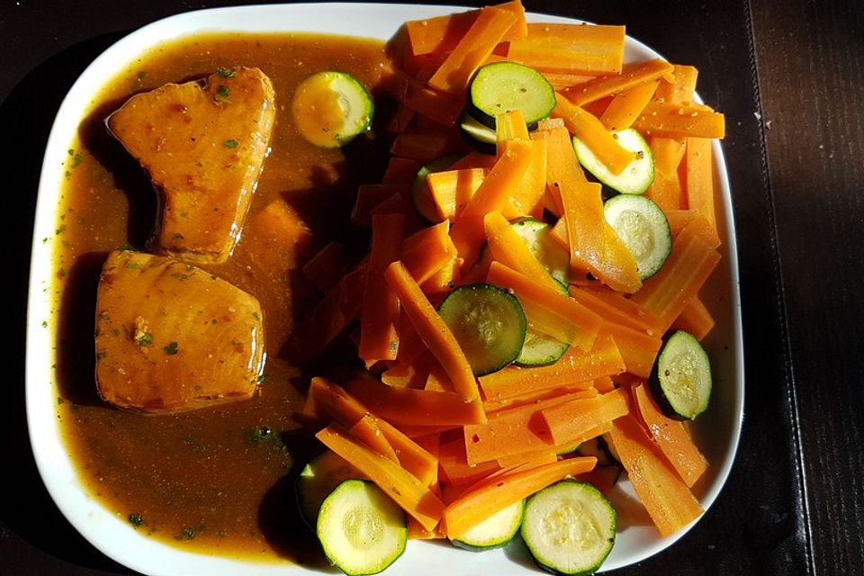 Thunfischsteaks mit knackigem Gemüse