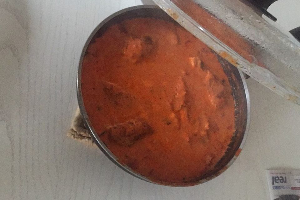 Hähnchen in Tomaten-Basilikumcremesauce