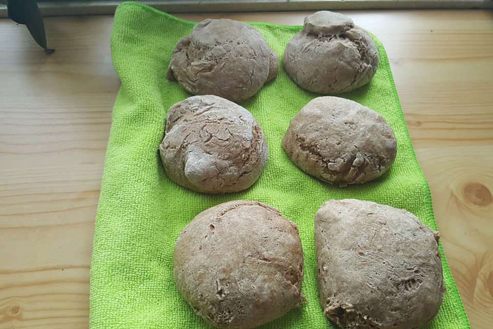 Vollkornbrötchen mit Übernachtgare