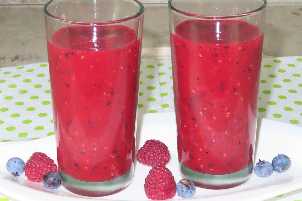 Beerensmoothie mit Granatapfelsaft