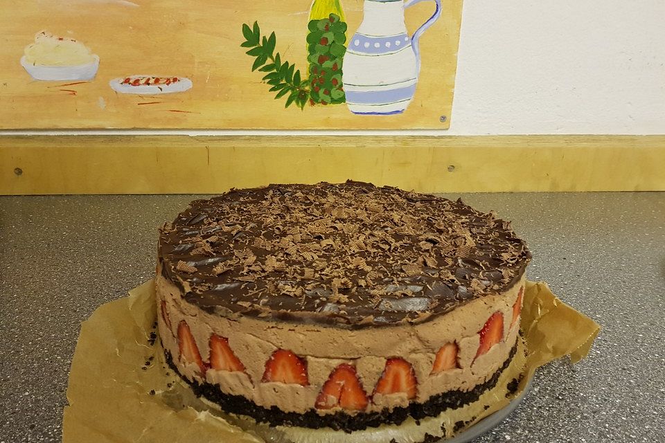 Erdbeer-Schokoladenmoussetorte