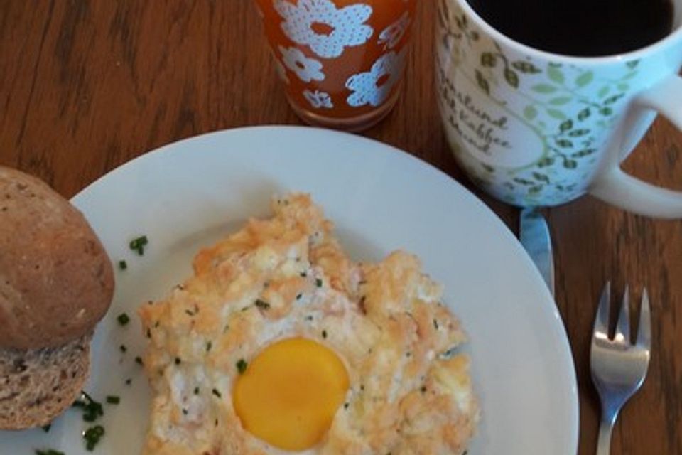 Eier-Wölkchen mit Käse