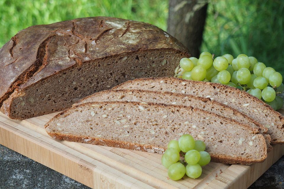 Sonnenblumen-Vollkornbrot