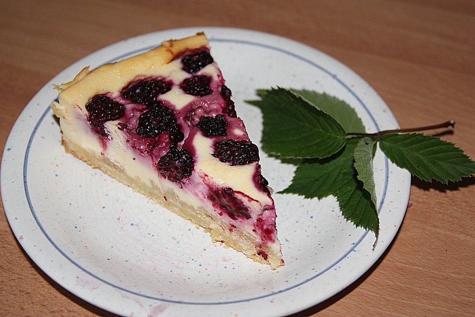 Käsekuchen mit Brombeeren