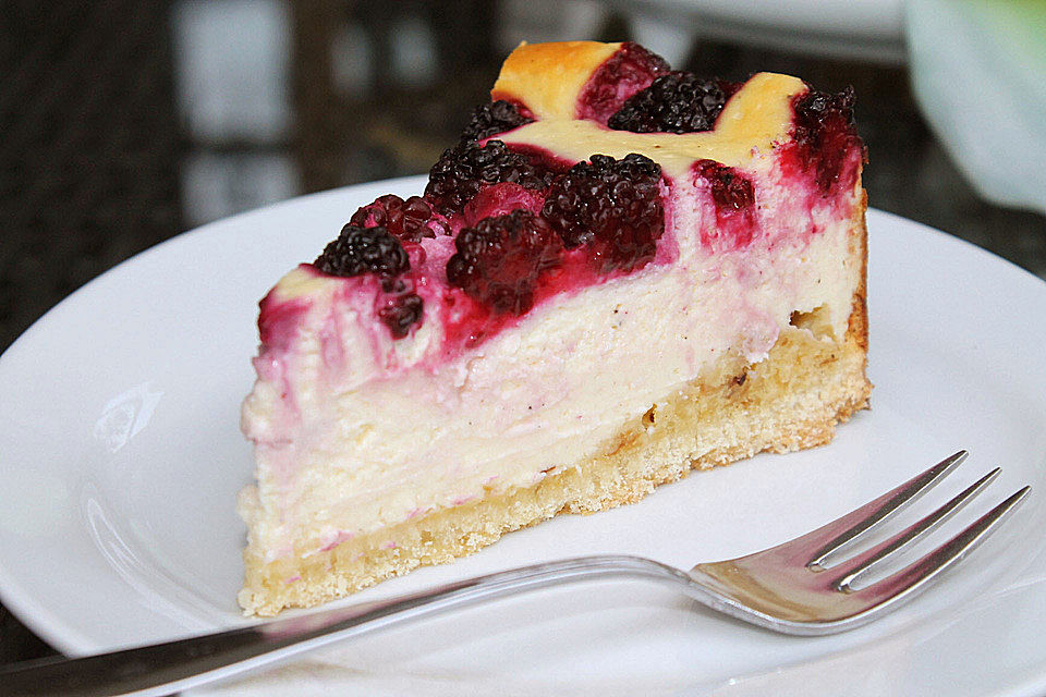 Käsekuchen mit Brombeeren