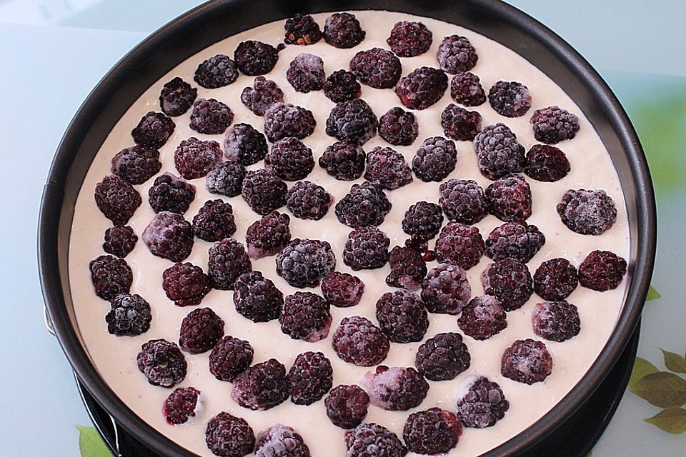 Käsekuchen mit Brombeeren