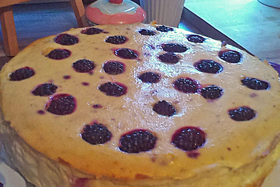 Käsekuchen mit Brombeeren