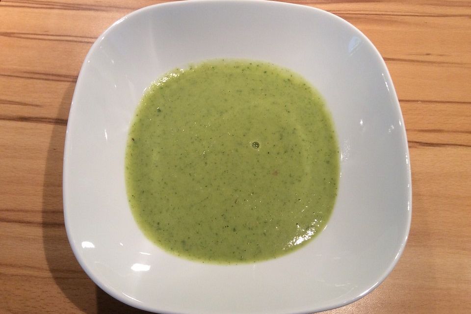 Zucchini-Fenchel-Bärlauch-Suppe