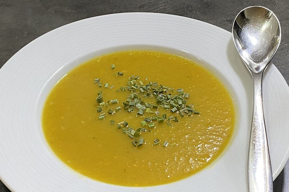 Süßkartoffel-Zucchini-Suppe