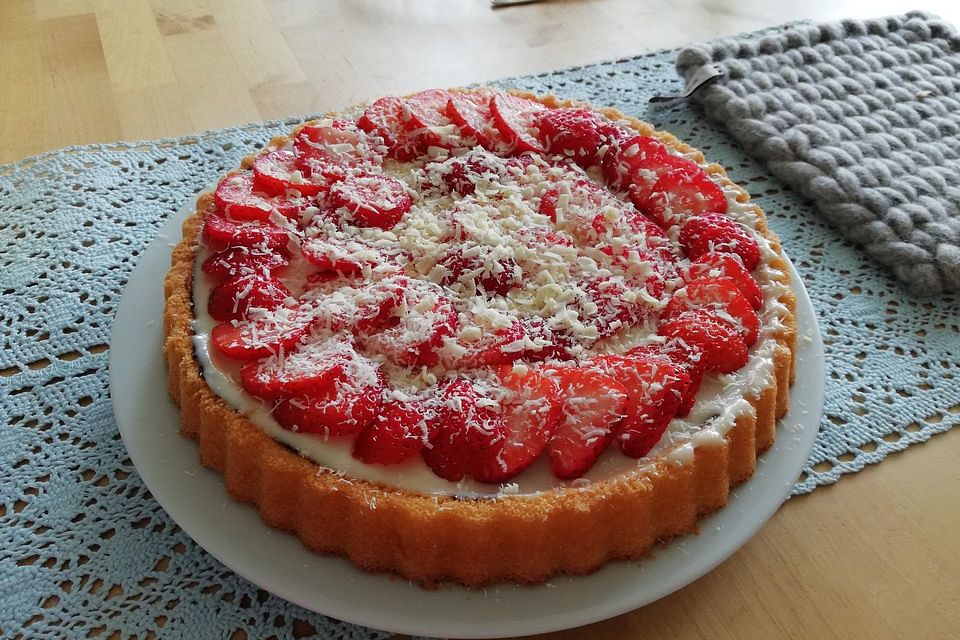 Erdbeertorte mit weißer Schokolade