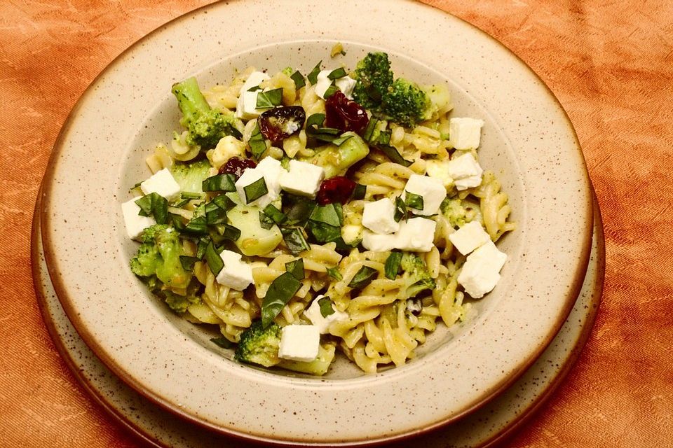 Zitronen-Pesto-Pasta