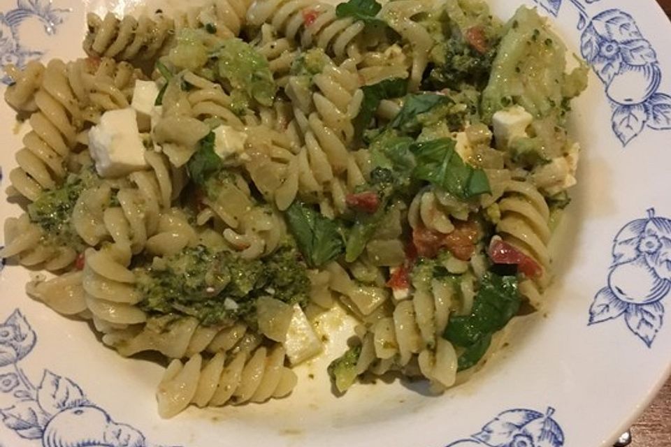 Zitronen-Pesto-Pasta