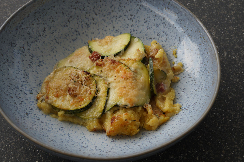 Polenta-Zucchini-Auflauf