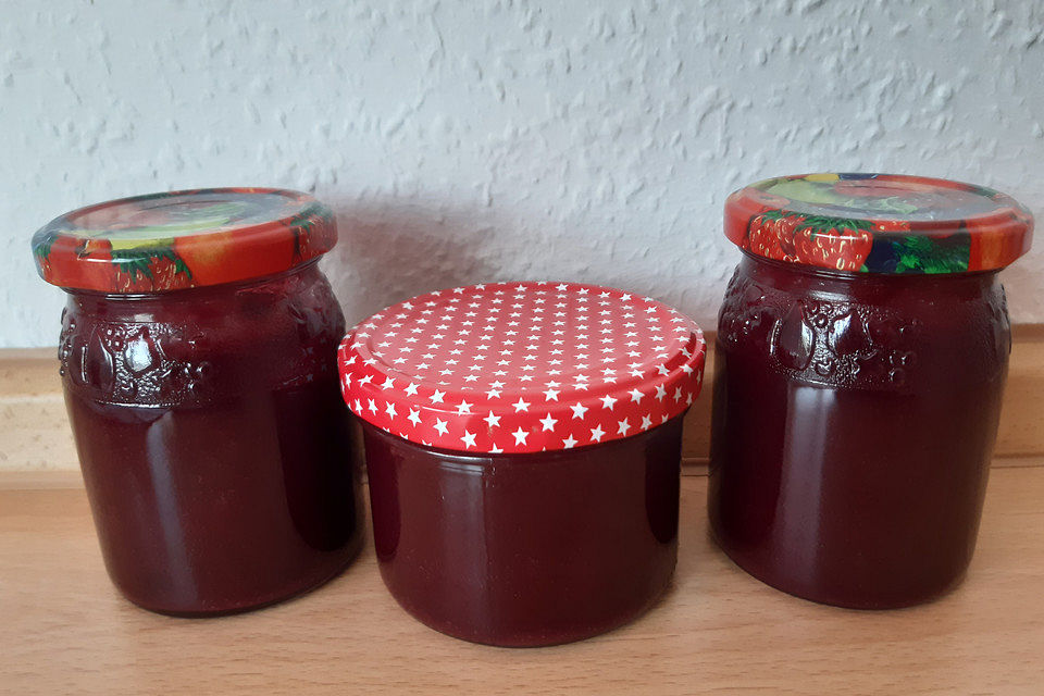 Kirschmarmelade mit Marzipan