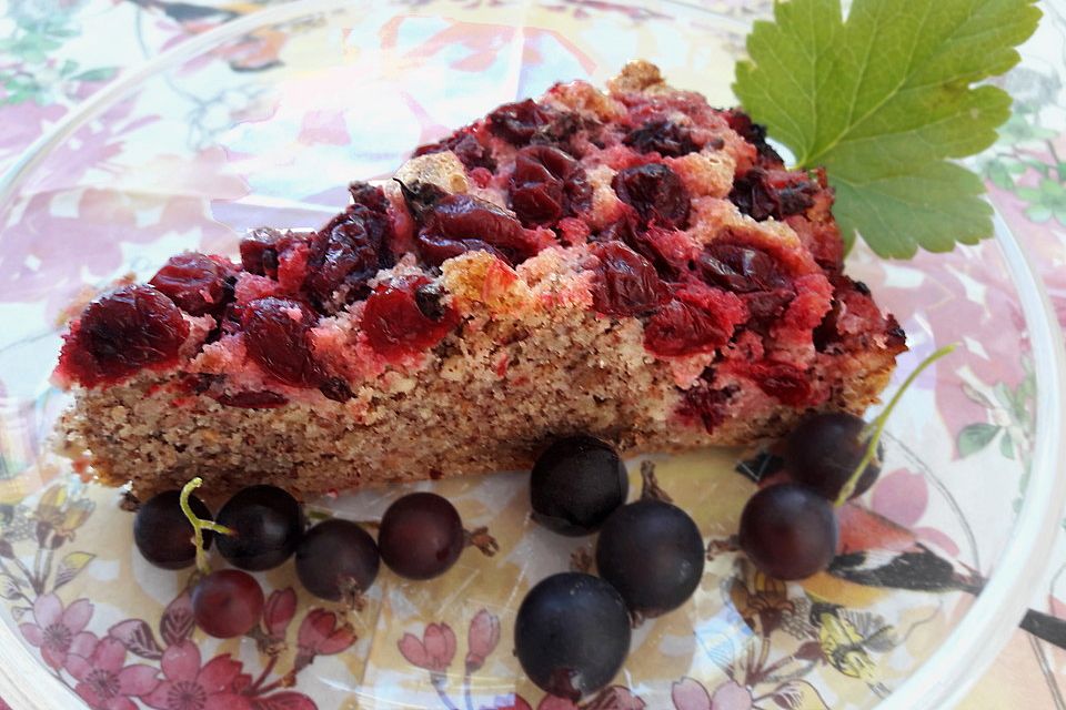 Jostabeeren-Nuss-Kuchen