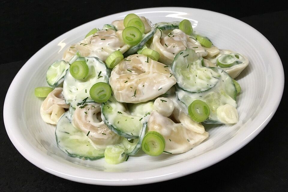 Tortellinisalat