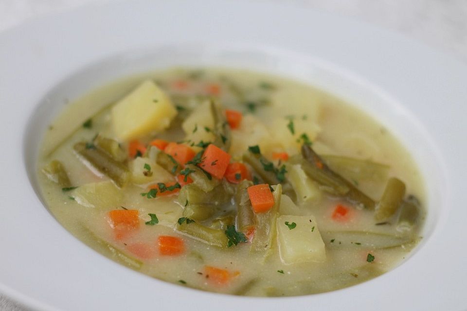 Saarländische trübe Bohnensuppe