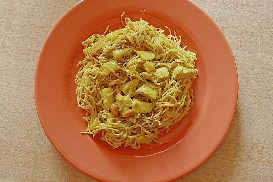 Kokoshähnchen mit Mie - Nudeln