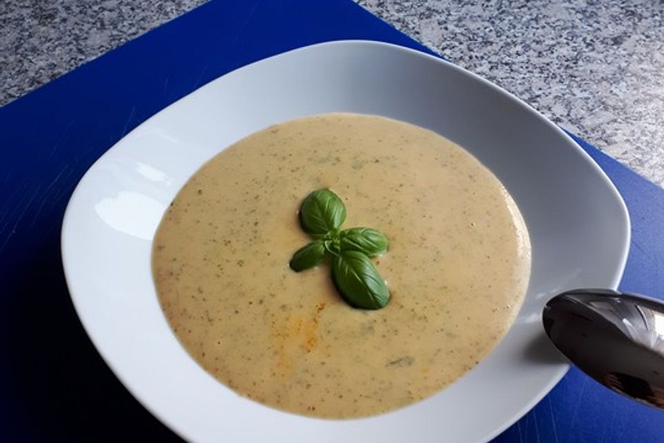 Zucchini-Cremesuppe