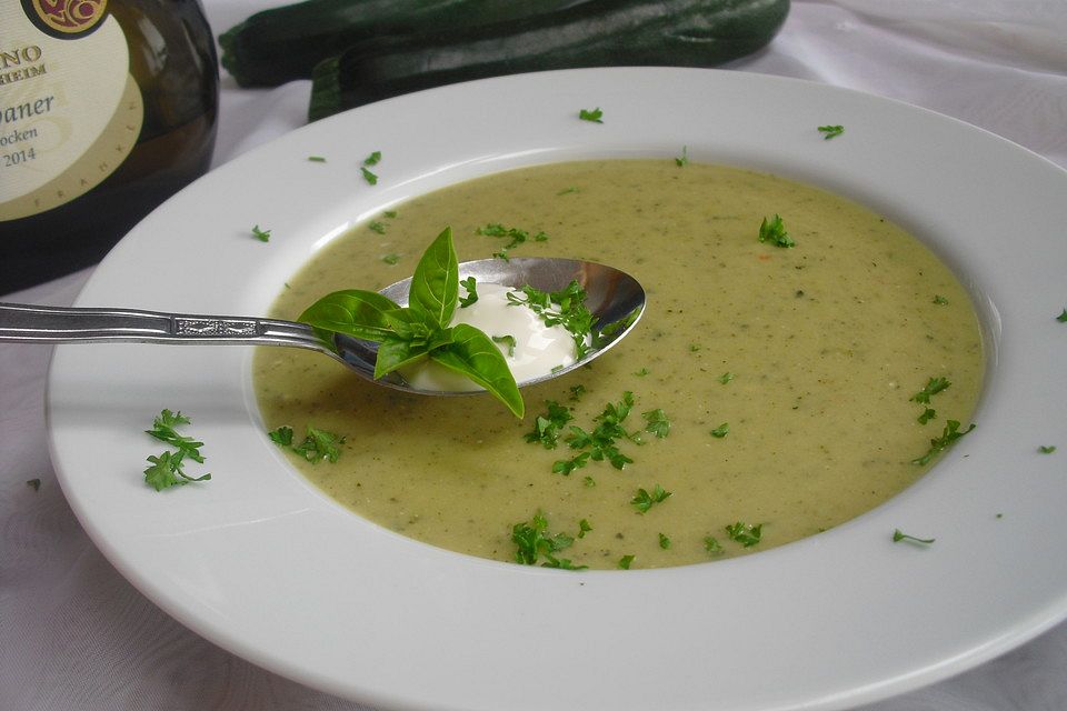 Zucchini-Cremesuppe