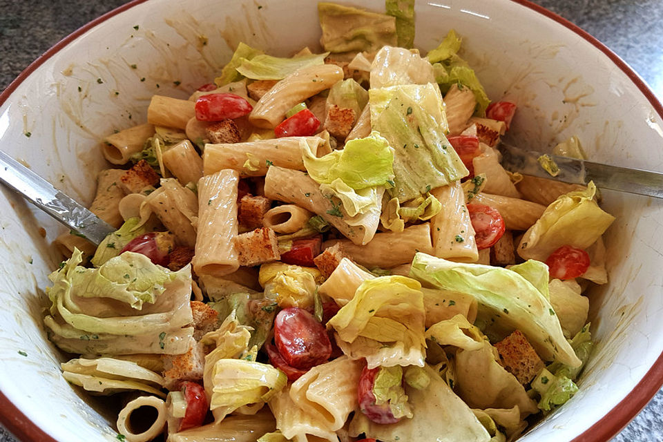 Caesar-Nudelsalat