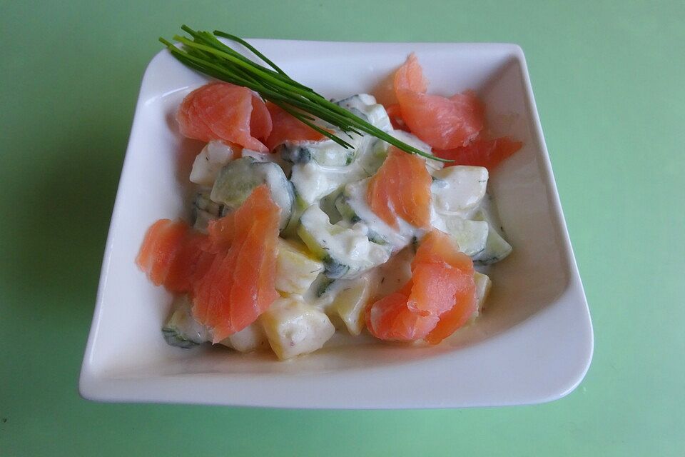 Sommerlicher Kartoffelsalat mit Lachs