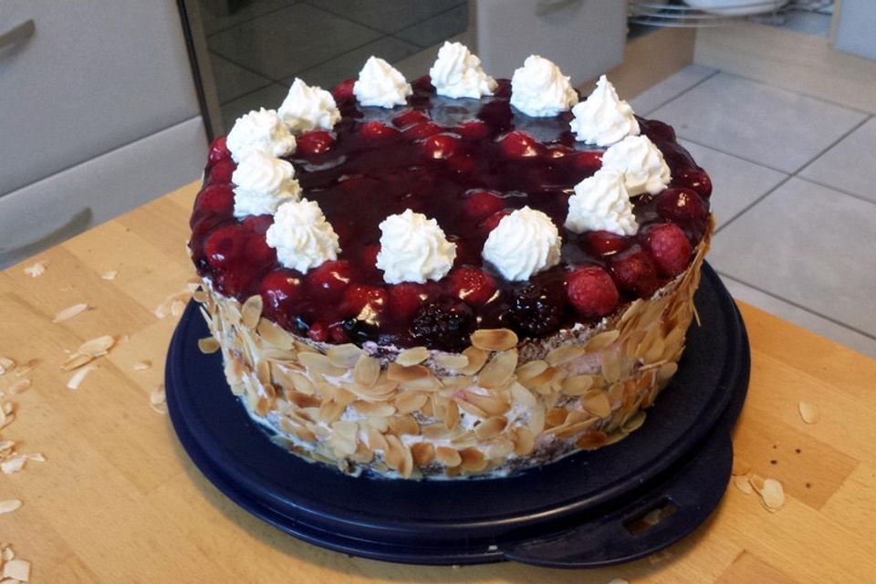 Waldbeer-Joghurt-Torte