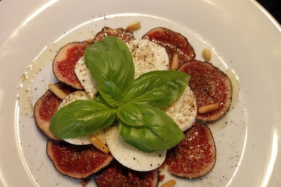 Feigen-Mozzarella-Carpaccio