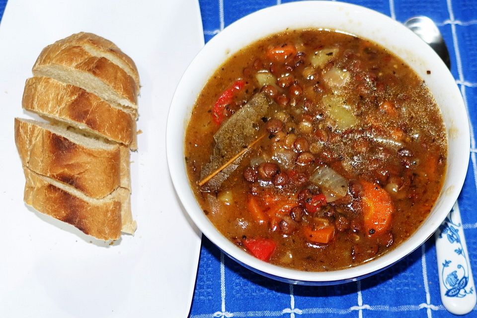 Braune Linsensuppe "Matala"